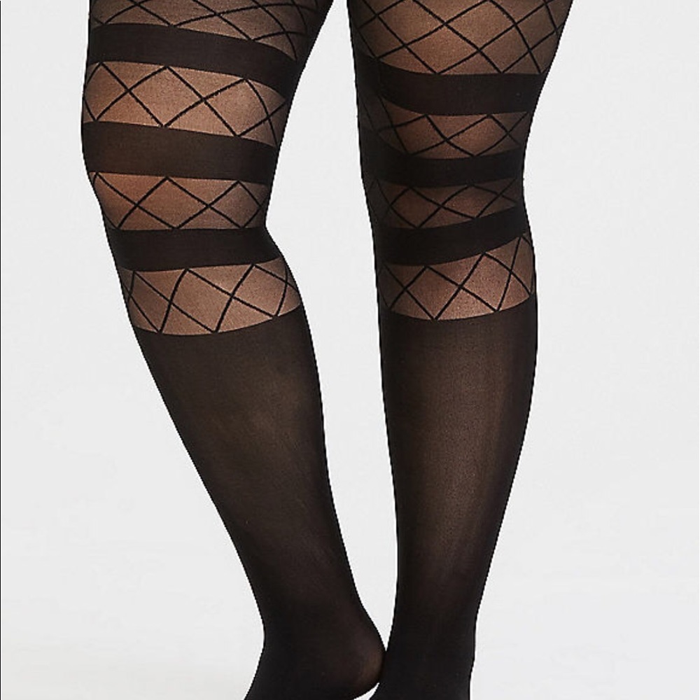 2 Pairs NWT Torrid size 1/2 black design tights - Picture 3 of 3